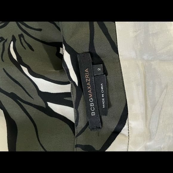 BCBGMaxAzria Green Floral Silk Pocketed Skirt Size 2 - Picture 5 of 5